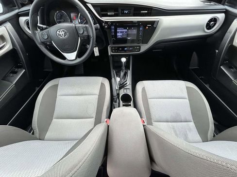 Used 2017 Toyota Corolla LE image 12