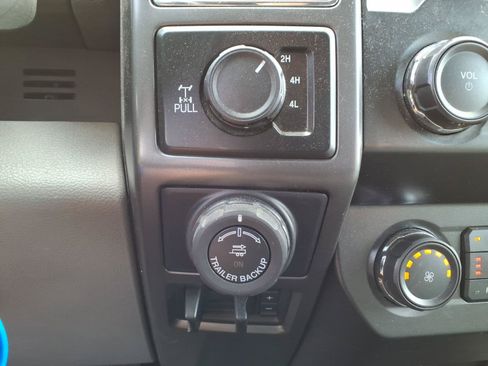 Used 2019 Ford F150 XLT w/ Equipment Group 302A Luxury AWD/4WD image 17