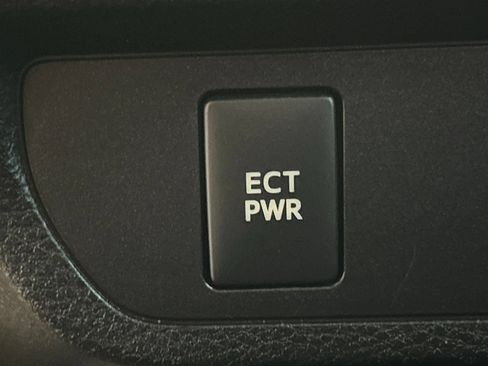 Used 2017 Toyota Tacoma SR5 w/ Tow Package AWD/4WD image 24