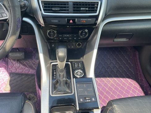 Used 2018 Mitsubishi Eclipse Cross SEL AWD/4WD image 17