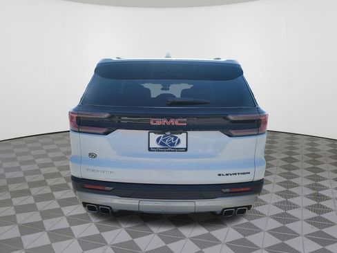 Used 2025 GMC Acadia Elevation image 11