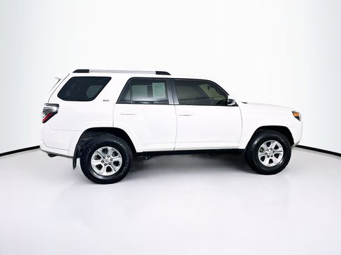Used 2021 Toyota 4Runner SR5 image 10