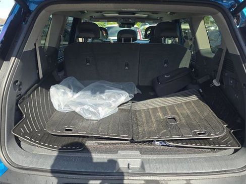 Used 2025 Kia EV9 Wind image 12