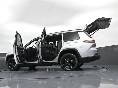 Used 2021 Jeep Grand Cherokee L Laredo RWD image 49