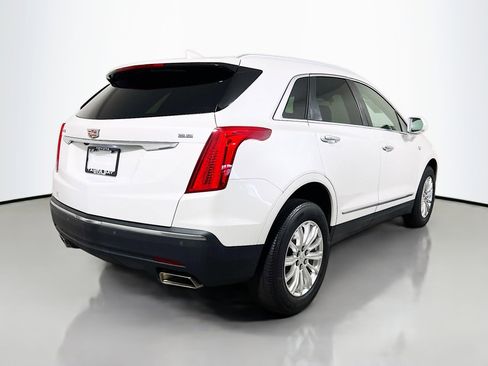 Used 2017 Cadillac XT5 FWD image 4