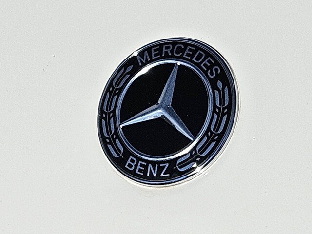 Used 2019 Mercedes-Benz GLC 300 4MATIC image 34