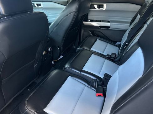 Certified 2022 Ford Explorer XLT w/ Equipment Group 202A image 11