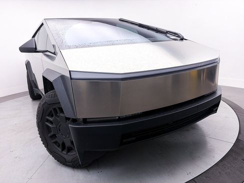 Used 2024 Tesla Cybertruck AWD Crew Cab image 3