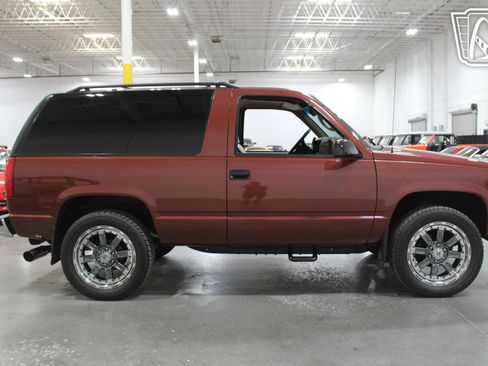 Used 1998 Chevrolet Tahoe 4WD 2-Door w/ Preferred Equipment Group 2 image 21