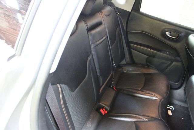 Used 2019 Jeep Compass Limited AWD/4WD image 9