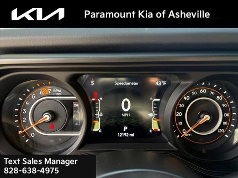 Used 2024 Jeep Wrangler Sahara image 8