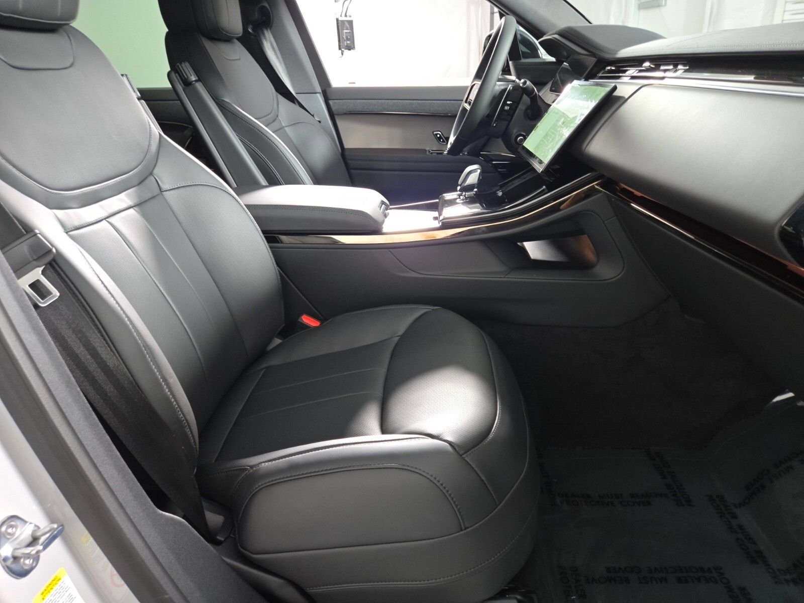 New 2026 Land Rover Range Rover Sport Dynamic SE AWD/4WD image 3
