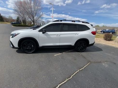 Used 2023 Subaru Ascent Onyx Edition Limited image 4