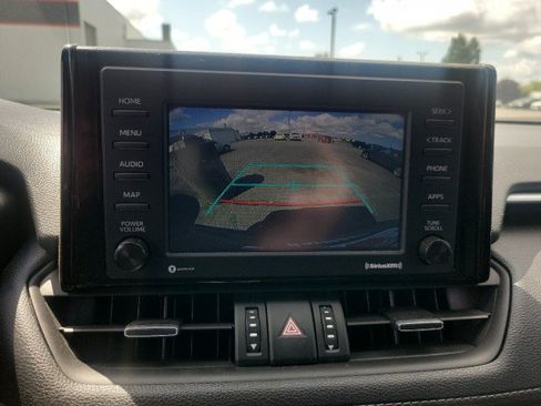 Used 2022 Toyota RAV4 XLE Premium AWD/4WD image 15