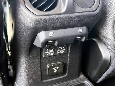 Certified 2024 Jeep Wrangler Unlimited Rubicon image 30