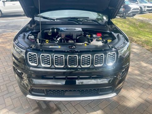 Used 2025 Jeep Compass Limited AWD/4WD image 17