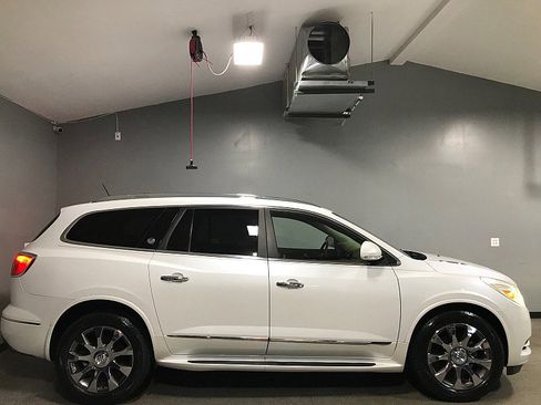 Used 2016 Buick Enclave Premium w/ Experience Buick Package FWD image 2