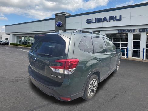 Used 2023 Subaru Forester Premium AWD/4WD image 3