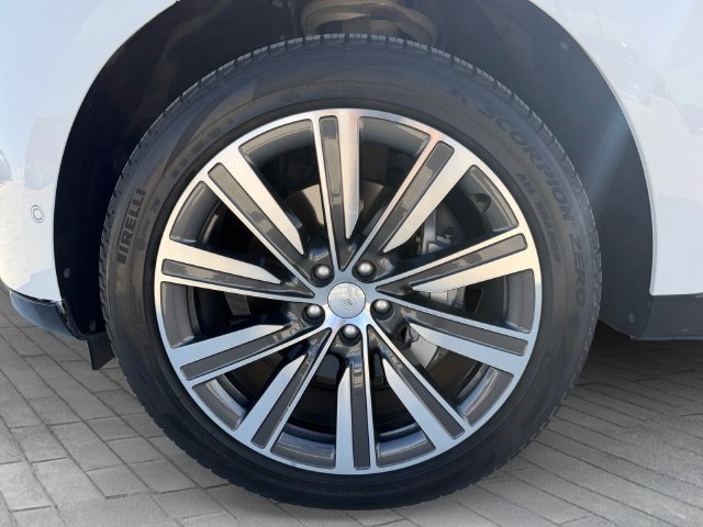 Used 2023 Land Rover Range Rover SE AWD/4WD image 9