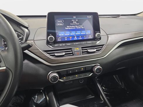 Used 2024 Nissan Altima 2.5 SV FWD image 20