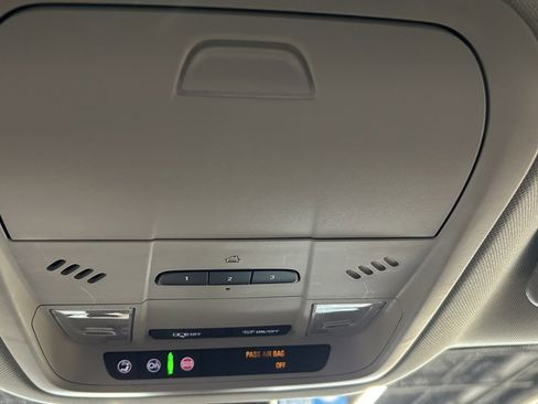 Used 2019 Buick Enclave Premium image 37