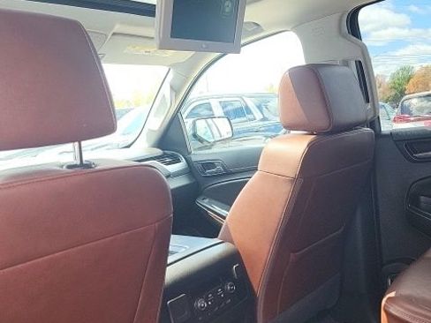 Used 2020 Chevrolet Tahoe Premier w/ Premier Plus Edition AWD/4WD image 2