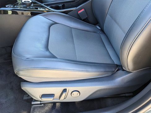 Certified 2023 Kia Niro EX image 22