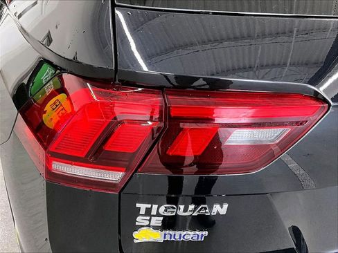 Used 2021 Volkswagen Tiguan SE AWD/4WD image 31