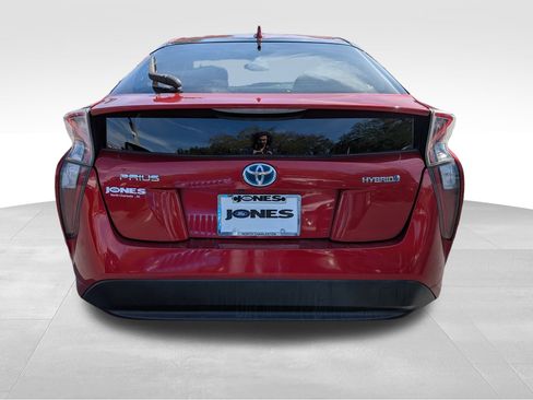 Used 2016 Toyota Prius Four image 7