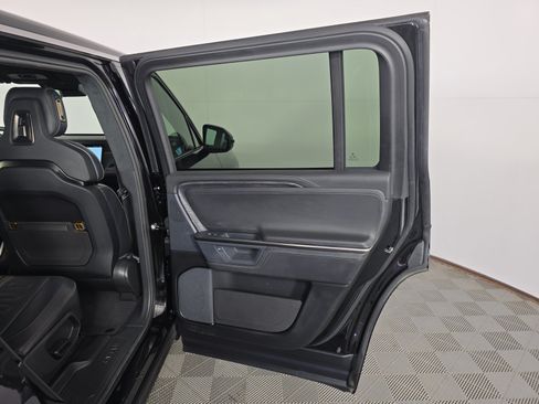 Used 2025 Rivian R1S Adventure AWD/4WD image 19
