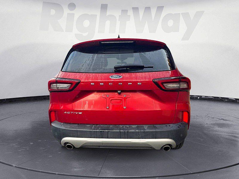 Used 2025 Ford Escape Active w/ Tech Pack #1 FWD image 4