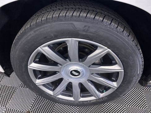 Used 2021 Cadillac Escalade ESV Premium Luxury Platinum image 17