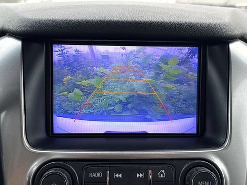 Used 2017 Chevrolet Suburban LT w/ LT Signature Package AWD/4WD image 3