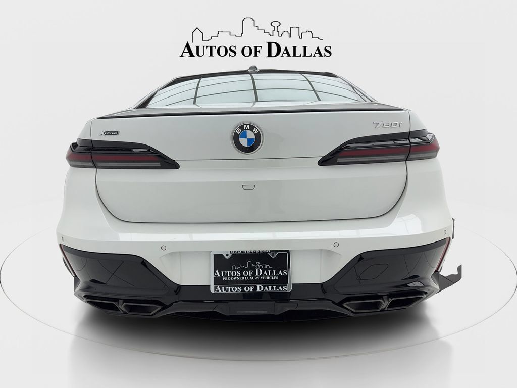Used 2023 BMW 760i xDrive AWD/4WD image 10