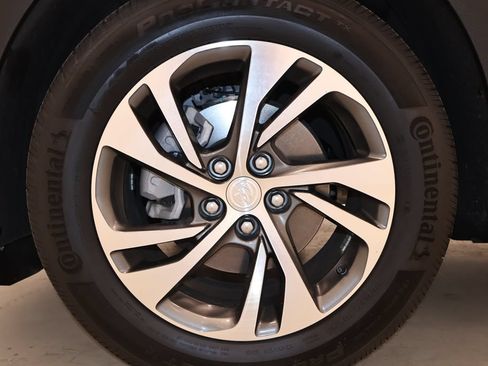 Used 2021 Buick Envision Essence FWD image 37