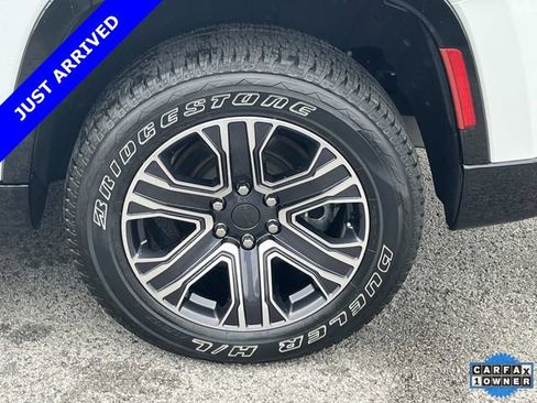 Certified 2024 Jeep Wagoneer 2WD w/ Premium Group I image 12
