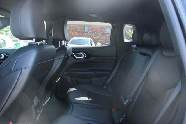 Used 2025 Jeep Compass Trailhawk AWD/4WD image 30