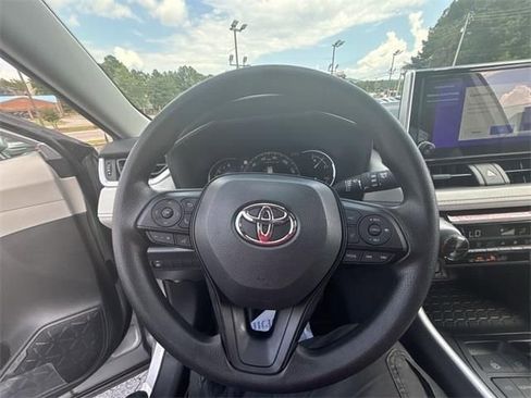 Used 2025 Toyota RAV4 XLE w/ Convenience Package image 15