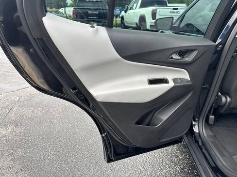 Used 2024 Chevrolet Equinox LS FWD image 22