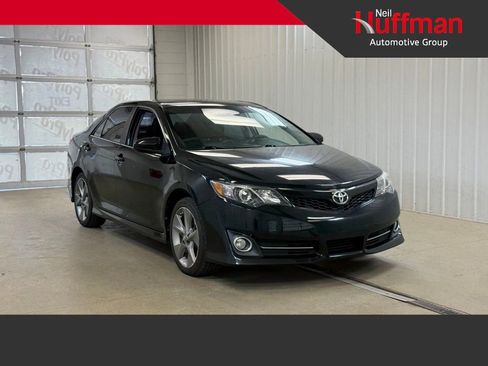 Used 2012 Toyota Camry SE image 1