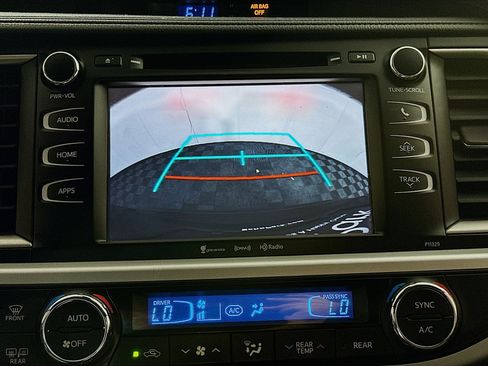 Used 2017 Toyota Highlander Plus image 21