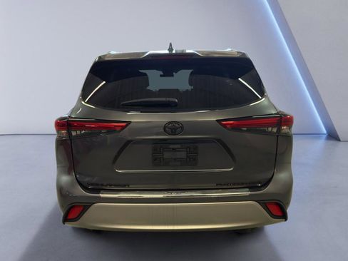 Used 2020 Toyota Highlander Platinum AWD/4WD image 6