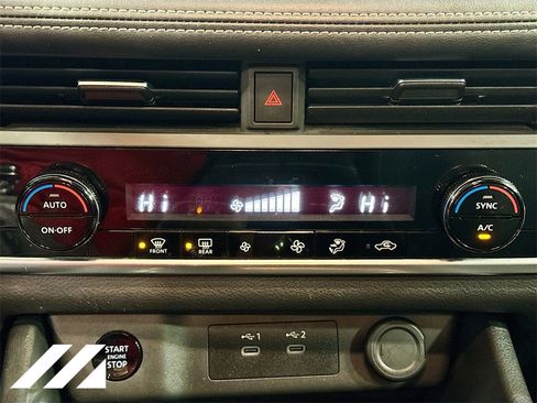 Used 2024 Nissan Rogue SV image 17