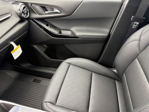 New 2026 Chevrolet Equinox LT w/ Convenience Package II FWD image 15