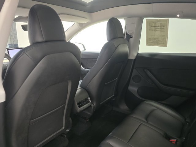 Used 2021 Tesla Model Y Long Range AWD/4WD image 21