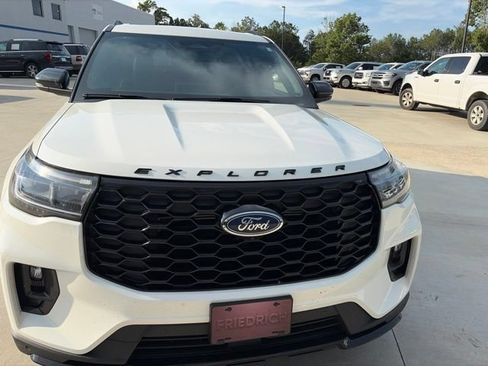 Used 2025 Ford Explorer ST-Line w/ Premium Package AWD/4WD image 12