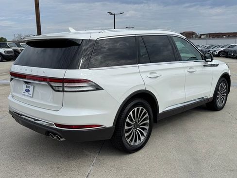 Used 2022 Lincoln Aviator AWD w/ Premium Package image 8