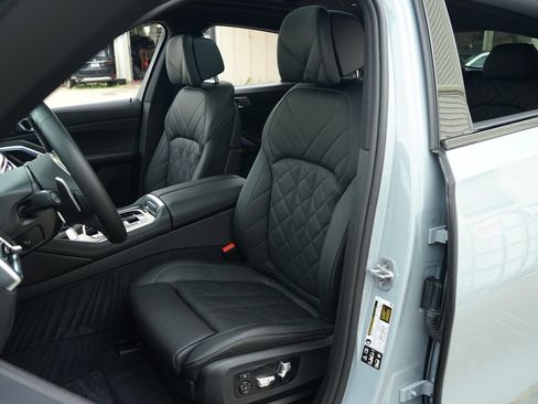 Used 2025 BMW X6 xDrive40i w/ Climate Comfort Package AWD/4WD image 9
