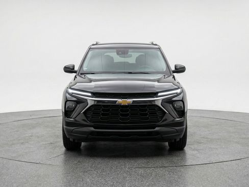 Used 2025 Chevrolet TrailBlazer LT FWD image 2