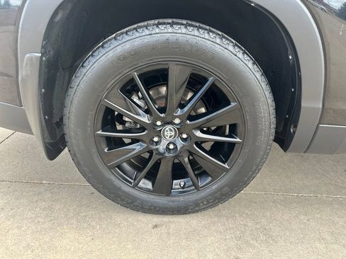 Used 2019 Toyota Highlander SE AWD/4WD image 42